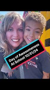 Kara Hodge's Instagram, Twitter & Facebook