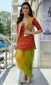 55 Indian Wedding Guest Outfit Ideas What To Wear To Indian Wedding Bollywood Fashion Pakistani Dresses Punjabi Dress