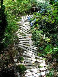 24 Magnifiques Allees De Jardin Qui Subliment Les Coins De Verdure Allee De Jardin Amenagement Jardin Comment Amenager Son Jardin