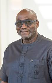 Emmanuel Lartey's Instagram, Twitter & Facebook