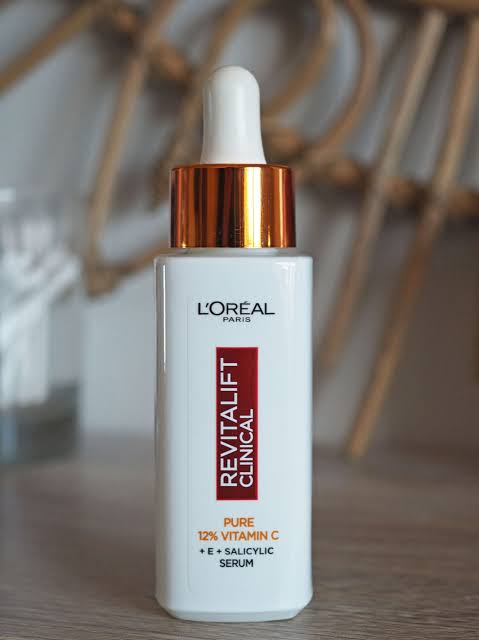 An Affordable Vitamin C Serum : The L'Oreal Revitalift Clinical 12% Pure Vitamin C Serum Review. - Laura Louise Makeup + Beauty