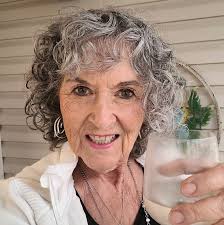 What color should I choose for my kitchen tiles?