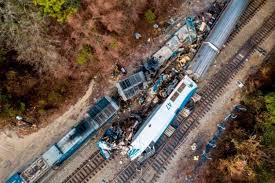 Pemilik sim bisa langsung segera mengganti alamat atau bisa juga saat akan melakukan perpanjangan masa berlaku. Tabrakan Kereta Amtrak Di As 2 Tewas Dan 116 Lainnya Terluka