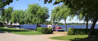 Der campingplatz am plauer see bietet mobilheime, mietwohnwagen und campingfässer als mietunterkünfte an. Wohnung Krakow Am See