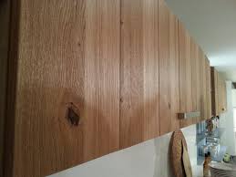 Nos façades de cuisine bois sont en bois compressé plaqué bois véritable, avec pour des façades de cuisine effet bois texturé plus vrai que nature, découvrez nos façades de cuisine mélaminées. Pourquoi Choisir Une Facade De Cuisine En Bois Massif Cuisines Et Bains