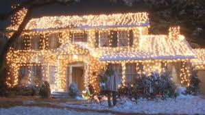Layer the outside and inside of the cubicle with string lights. Throwbackthursday The Decor Of Christmas Vacation Decoratorsbest