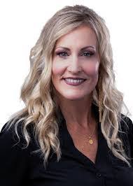 Shannon Vance's Instagram, Twitter & Facebook