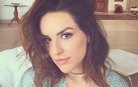 Kéfera Buchmann faz paródia de música de Luan Santana