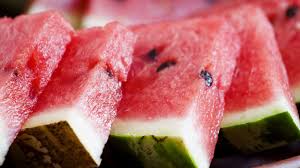 Ici j'en propose une version exotique avec de la mangue, de l'avocat, du maïs et donc. Les Bienfaits Du Masque A La Pasteque Sur Le Visage