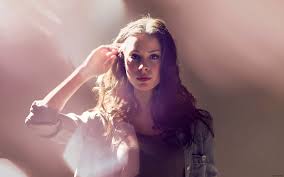 Mit dem lied satellite gewann sie den eurovision song contest 2010 und errang damit den zweiten sieg für deutschland bei diesem wettbewerb. 21 Lena Meyer Landrut Hd Wallpapers Background Images Wallpaper Abyss