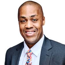 Alex Howze's Instagram, Twitter & Facebook