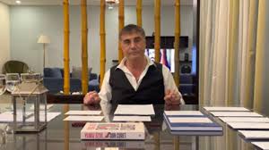 Yeni asır gazetesinde muhabir olarak mesleki yaşantısına adım atan yılmaz özdil sırasıyla milliyet gazetesi yazı i̇şleri müdürlüğü, star gazetesi, sabah, atv ve hürriyet ile çalışma hayatını sürdürmüştür. 6d6kc80h7vhcim
