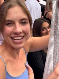 Aussie Swifties hit by 'truly terrifying wardrobe malfunction' after $40  Glassons top busts open