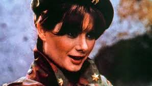 La soldatessa alle grandi manovre