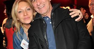 Il a commencé sa carrière dans les années 1960, en tant que compositeur. Michel Fugain Fou Amoureux De Sanda Ma Complice Absolue Ma Moitie D Ange Purepeople