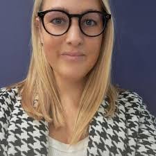 Joanne Fountain's Instagram, Twitter & Facebook