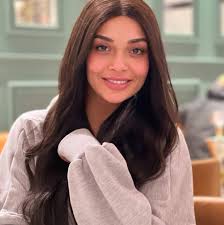 💄 🖤 Photographer: @aseel_wedding MUA : @makeupbyroaa Hair : @bayannaser  #yasminraeis