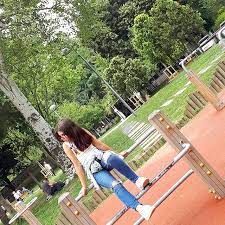 Hazal kaya burak deniz reha özcan yağız can konyalı nejat uygur zeynep selimoğlu alp akar ömer sevgi. Bizim Hikaye Dizisi Kiraz In Zeynep Selimoglu Boyu Kac Okunakli Biyografi Merkezi