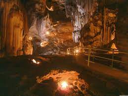 Gua tempurung cave is the limestone largest cave in peninsula malaysia. Tempurung Cave Wikipedia