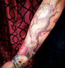 Cherry blossoms are among the most popular types of flowers in the tattoo industry—taking a back seat to possibly only roses. Cherry Blossom Tattoo Designs Ideas To Try In 2021 Tattoo Stylist