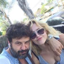 El amor 'imposible' de Vicky Martín Berrocal sale con la Caperucita de  Chanel