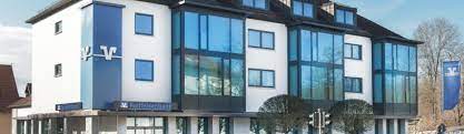Tai yra tarptautiniu mastu standartizuotas kodas naudojamas filialų identifikavimui atliekant mokėjimo operacijas. Ansprechpartner Hauptstelle Bad Windsheim Raiffeisenbank Bad Windsheim Eg