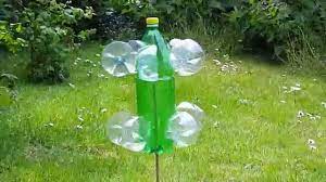 Windspiel aus plastikflasche pet flasche selber basteln youtube. Windrad Aus Plastik Flaschen Im Garten Youtube
