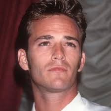 (en) totò, fabrizi e i giovani d'oggi, su allmovie, all media network. Luke Perry Come E Morto Fred Andrews Il Suo Personaggio In Riverdale