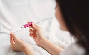 Steht der bluttest, der vom frauenarzt durchgeführt wird. Schwangerschaftstest Ab Wann Macht Er Sinn Babyartikel De Magazin