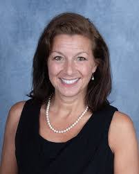 Debbie Hutchinson's Instagram, Twitter & Facebook