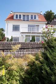 100 quadratmetern müssen in hamburg im schnitt 3.134,00 €/m² kalkuliert werden. Elbblick Pur Einzigartiges Kapitanshaus In Erster Reihe In Blankenese Mit Privatem Strand Hb Hb Immobilien Immobilienmakler Bremen