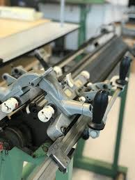 Knitting machines galore since one is never enough, photo tutorials, and knits gone wild. Equipment And Machinery Knitting