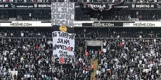 Çarşı depo isimli pankart & sanat atölyemizde tribünün pankartlarını yapıyoruz. Vodafone Park Ta Senol Gunes Ve Tolga Zengin Pankarti