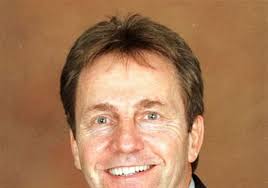 2 finalists left in UT president search