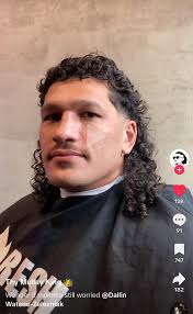 Who are good barbers for textured mullets near Colerain?