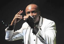 Ir para a rádio do artista ; Thiaguinho Do Exalta Garante Que Sucesso Vem Da Inovacao Da Banda O Fuxico