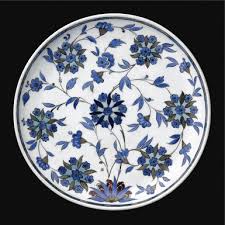 A Fine And Rare Iznik Damascus Style Dish Turkey P Circa 1540 P Lot Turkish Pottery Islamic Art Glazes For Pottery