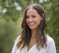 Ymca, sometimes regionally called the y, is a worldwide youth organization based in geneva, switzerland, with more than 64 million beneficiaries in 120 countries. O Passado Dificil De Mariana Monteiro Numa Residencial De Lisboa Atualidade Flash