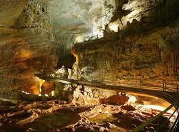 Resultat d'imatges de TUNEL DE GRUTA DE JEITA