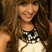 Stephanie Dowdle's Instagram, Twitter & Facebook