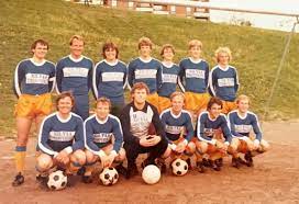 36,032 likes · 5,216 talking about this. Heia Fotball On Twitter Vi Fikk 90 Minutter Tillegg Med Raymondjohansen En Hardtlopende Kantspiller Pa Linderudherrer Med Silvia Strompebukser Som Sponsor Den Er Sterk Meget God Prat Om Fotball Presidenter