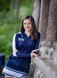 Riley Meadowdale High School Senior Cheerleader Lynnwood Wa Michael Curtis Photogr High School Senior Photography Senior Cheerleader High School Seniors