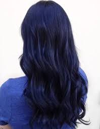 Bonjour, je me suis fait couper les cheveux très trés court et je me suis fait teinté en noir bleuté. 500 Idees De Cheveux Noirs Cheveux Cheveux Noirs Coiffure