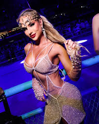 Nua no Carnaval - Famosas brasileiras peladas nos desfiles