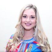 El reino del pintor Julio Larraz: maestría, luz e ingenio