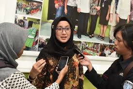 Follow akun resmi teh desy ratnasari @desyratnasariterdepan youtu.be/crslnu2ngku. Desy Ratnasari Siap Dipinang Ridwan Kamil Republika Online