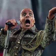 Jun 01, 2021 · rammstein frontman till lindemann has released a video for ich hasse kinder. Till Lindemann Rammstein Sanger Kundigt Neues Projekt An Stern De