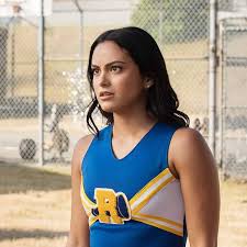 You know, the writers were all meeting via zoom and the one thing we decided on is that rather than doing a time jump between season 4 and 5, we thought that things like prom and things like graduation are important, he told et. Riverdale Camila Mendes Verrat Herzzerreissendes Geheimnis Uber Staffel 4 Bravo Riverdale Veronica Lodge Geheimnis