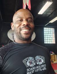 Me and my niece @serpentbellywoman Running errands for my mom. #family  #itsalawthing #errands #dayton