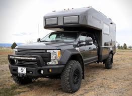 Earth Roamer Builds Custom Ford F550 Expedition Vehicles That Combine The Best In Off The Grid Capabi Expedition Vehicle Recreational Vehicles Expedition Truck